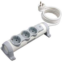 Удлинитель 3 розетки с заземлением с кабелем длиной 3 м Legrand Комфорт