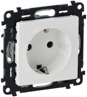 Розетка с заземлением с защитными шторками немецкий стандарт винт.зажим Legrand Valena Life Белый