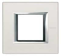 Рамка прямоугольная итальянский стандарт ITA 2 мод Bticino Axolute Жемчужное серебро 