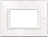 Рамка прямоугольная итальянский стандарт ITA 3 мод Bticino Axolute Белый 