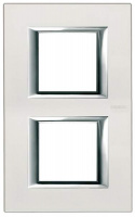 Рамка прямоугольная вертикальная немецкий стандарт 2+2 мод Bticino Axolute Жемчужное серебро 