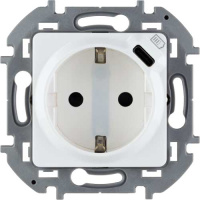 Комбинированная розетка 2К+З с зарядным устройством USB тип С для скрытого монтажа розетки 16АХ, ~250В, напряжение зарядного устройства =5В, 1500 мА. Legrand Inspiria Белый