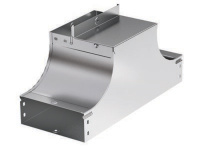 Ответвитель вверх TSS осн.300 в комплекте с крепежными элементами и соединительными пластинами, необходимыми для монтажа DKC