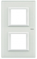Рамка прямоугольная вертикальная немецкий стандарт 2+2 мод Bticino Axolute Белое стекло 