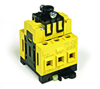 Выключатель нагрузки трёхполюсный с установкой на монтажную плату сер DKC