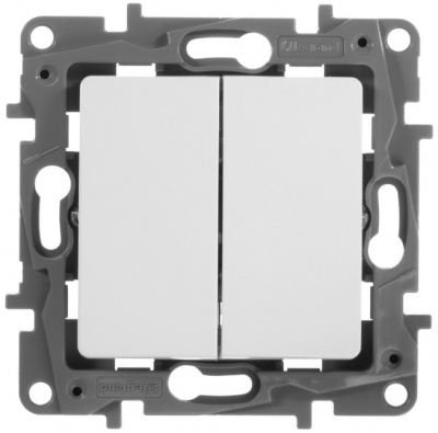 Выключатель 2-клавишный 10A винтовой зажим Legrand Etika Белый Legrand Etika 672202