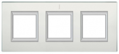 Рамка прямоугольная вертикальная немецкий стандарт 2+2+2 мод Bticino Axolute Матовое стекло  Bticino Axolute HA4802/3VSA