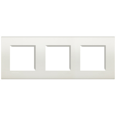 Рамка прямоугольная 2+2+2 мод Bticino Living Light Белый Bticino Living Light LNA4802M3BI