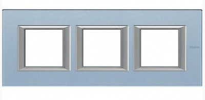Рамка прямоугольная горизонтальная 2+2+2 мод Bticino Axolute Голубое стекло  Bticino Axolute HA4802M3HVZS