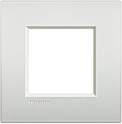 Рамка AIR 2 мод Bticino Living Light Белый жемчуг Bticino Living Light LNC4802PR