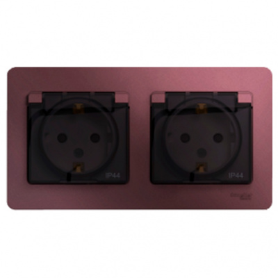 Розетка двойная с заземлением со шторками в сборе IP44 Systeme Electric Glossa Баклажановый Systeme Electric Glossa GSL001147