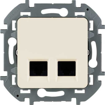 Розетка информационная RJ 45 - категория 6 - UTP Legrand Inspiria Слоновая кость Legrand Inspiria 673841