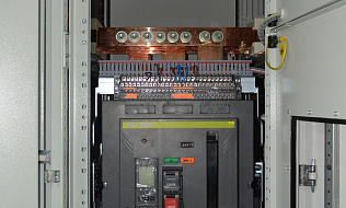 ГРЩ – АВР 2000А с секционным выключателем. Объект: АвтоГазоНаполнительная компрессорная станция (АГНКС-11)