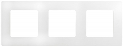 Рамка 3-постовая Legrand Etika Белый Legrand Etika 672503