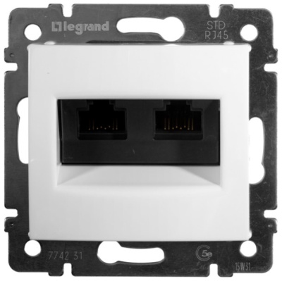 Розетка информационная 2-ая RJ45 кат.5e UTP на захватах Legrand Valena Белый Legrand Valena 774231