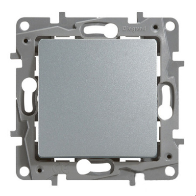 Выключатель кнопочный без фиксации НО/НЗ-контакт 6A Legrand Etika Алюминий Legrand Etika 672414