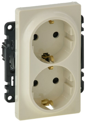 Розетка с заземлением 2-ая с защитными шторками немецкий стандарт безвинт.зажим Legrand Valena Life Слоновая кость Legrand Valena Life 753526