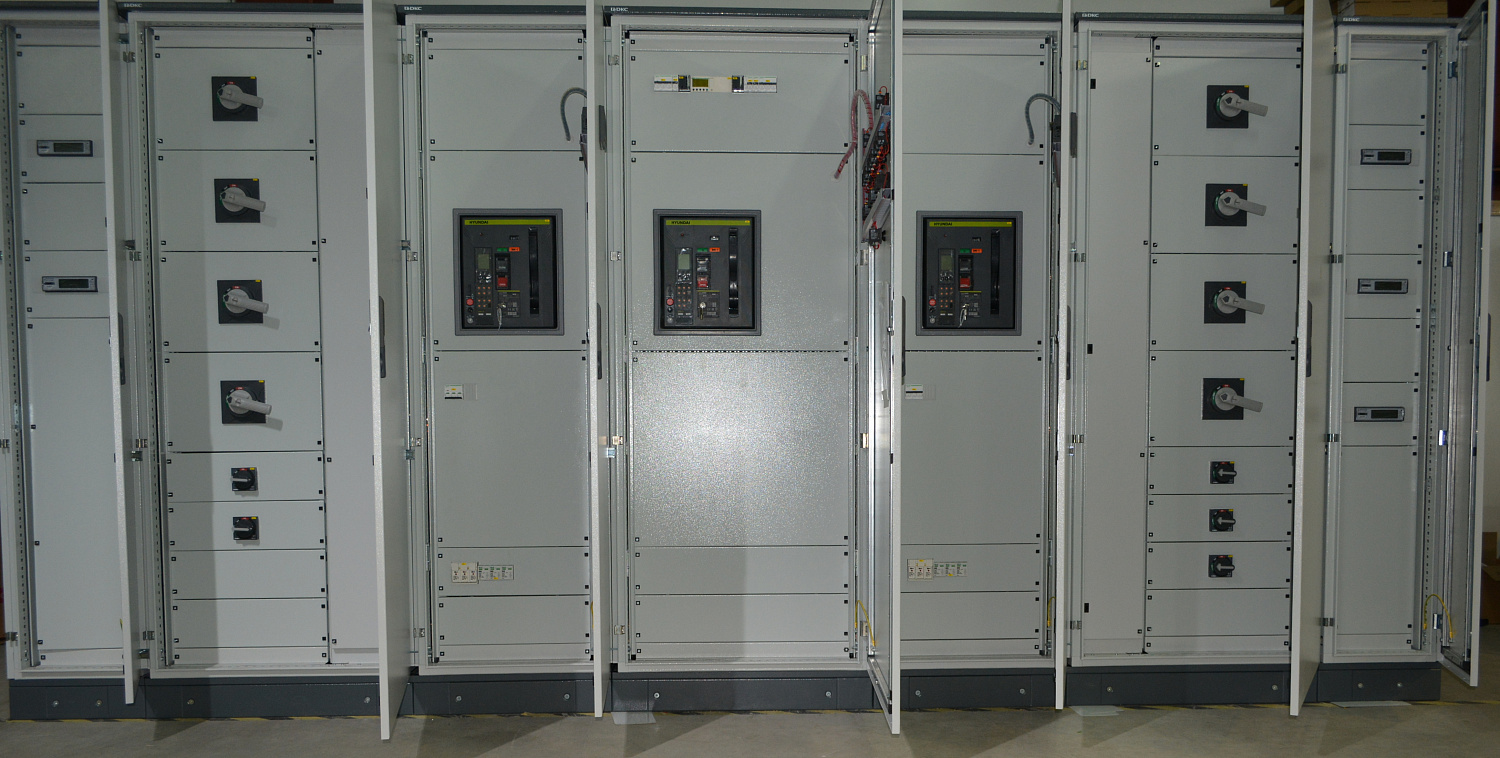 ГРЩ – АВР 2000А с секционным выключателем. Объект: АвтоГазоНаполнительная компрессорная станция (АГНКС-11): разработаны Промышленность - фото № 1