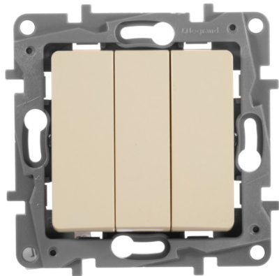 Выключатель 3-клавишный 10A винтовой зажим Legrand Etika Cлоновая кость Legrand Etika 672313