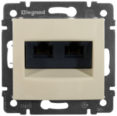 Розетка информационная 2-ая RJ45 кат.5e UTP на захватах Legrand Valena Слоновая кость Legrand Valena 774131