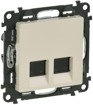 Розетка информационная 2-ая RJ 45 кат.5e UTP Legrand Valena Life Слоновая кость Legrand Valena Life 753541