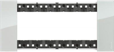 Небо Рамка итальянский стандарт 6 мод Bticino LivingNow Bticino Living now KA4806DA