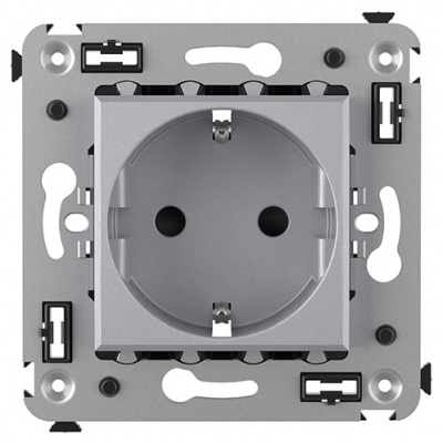 Розетка в стену, 2P+E, с з/ш, "Avanti", "Закаленная сталь" DKC DKC Avanti 4404003DKC