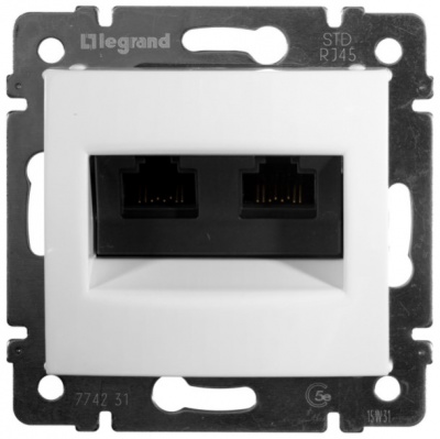 Розетка информационная 2-ая RJ45 кат.5e UTP на захватах Legrand Valena Белый Legrand Valena 774231