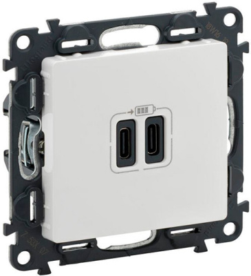 Valena Life.Зарядное устройство с двумя USB-разьемами тип C-тип С 240В/5В 3000мА.С лицевой панелью.Цвет Белый Legrand Legrand  753107